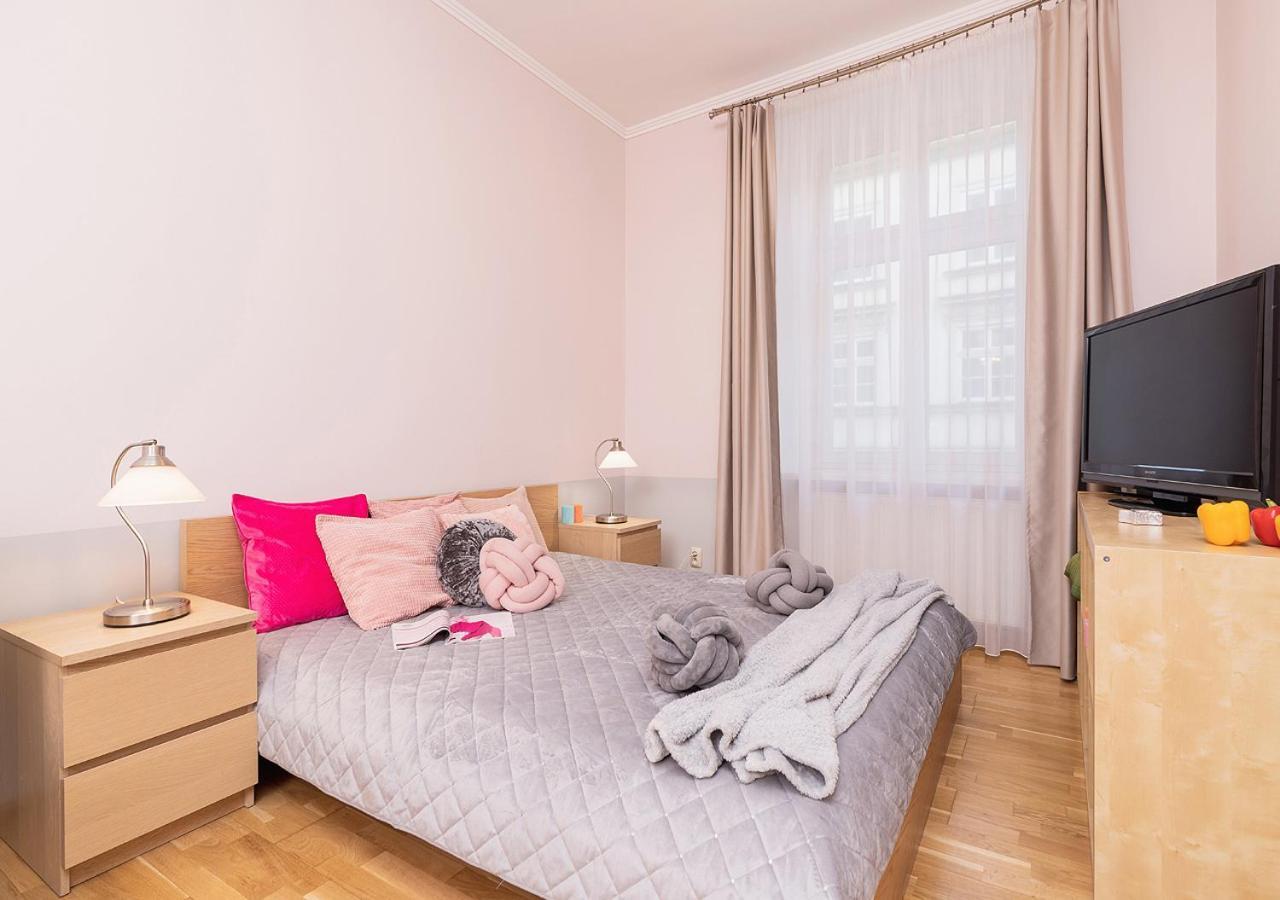 Around Market Square Apartments クラクフ 部屋 写真