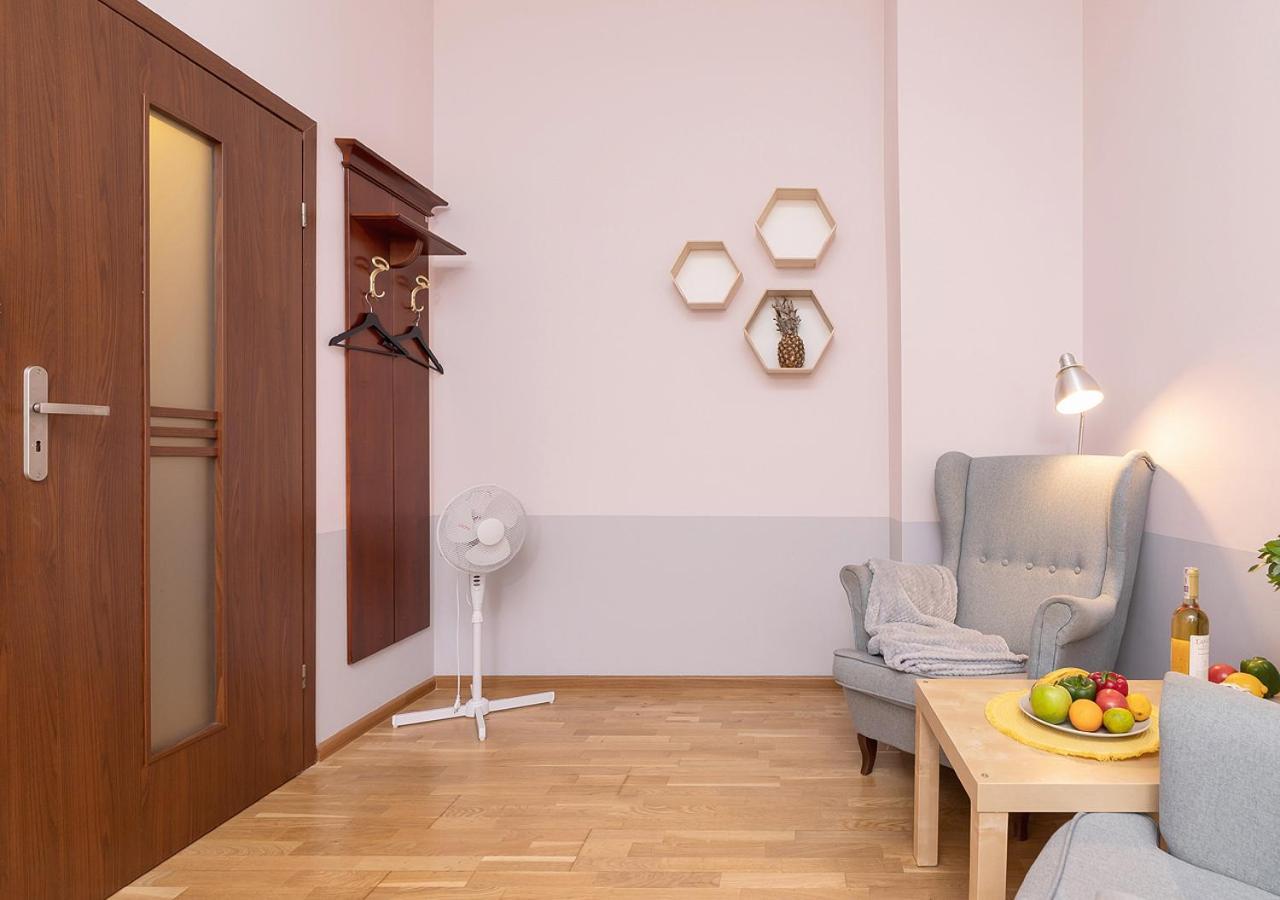 Around Market Square Apartments クラクフ 部屋 写真
